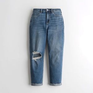 NWT Ultra High-Rise Ripped Mom Jean